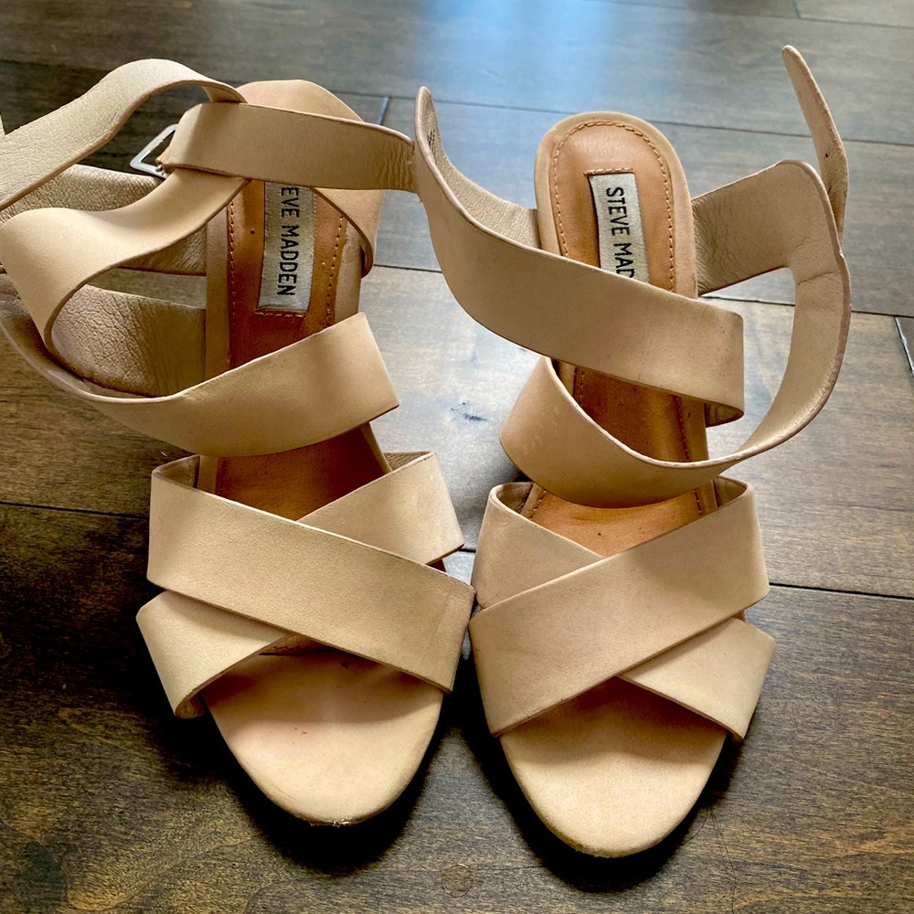 Steve Madden taupe wedge sandals | size 7.5